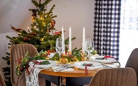 Cicha Woda 300 m od Gorący Potok i Termy Szaflary